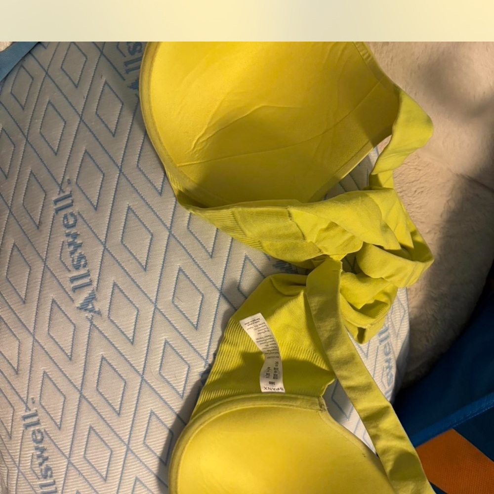 SPANX Sunny Yellow T-Shirt Bra with Molded Cups bra-llelujah Rare color - Picture 3 of 4